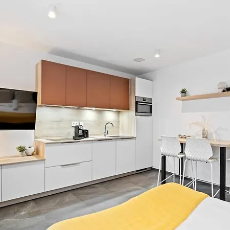 Bright & Cozy In Gasperich Apartment
