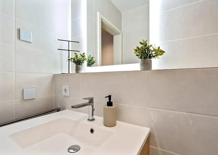 Modern In Gasperich Near Cloche D'or * Luxemburgo